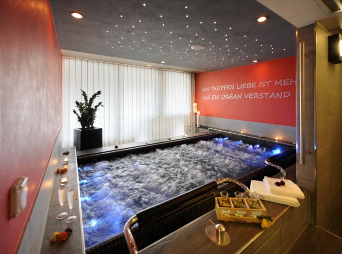 041_Eiger Selfness Grindewald - Schoene Aussichten Touristik -Selfness, Bluetenpool